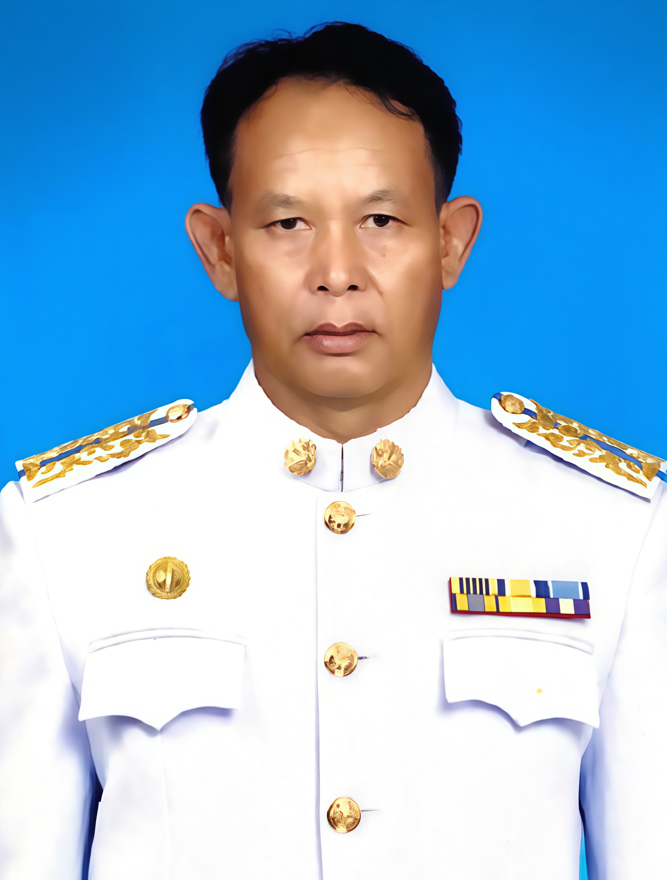 นายบุญเลิศ  กมล